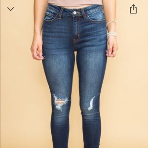 Dark wash distressed jeans kancan